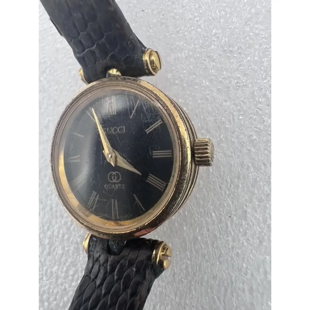 Vintage Gucci Ladies Swiss Quartz Watch Black Roman Dial Gold Plated Lizard